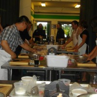 Singles cooking class at kitchen riddles